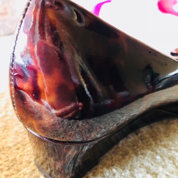 ⭐️2X HP⭐️Stuart Weitzman Semi Wedge Tortoise Shell - Picture 6 of 8